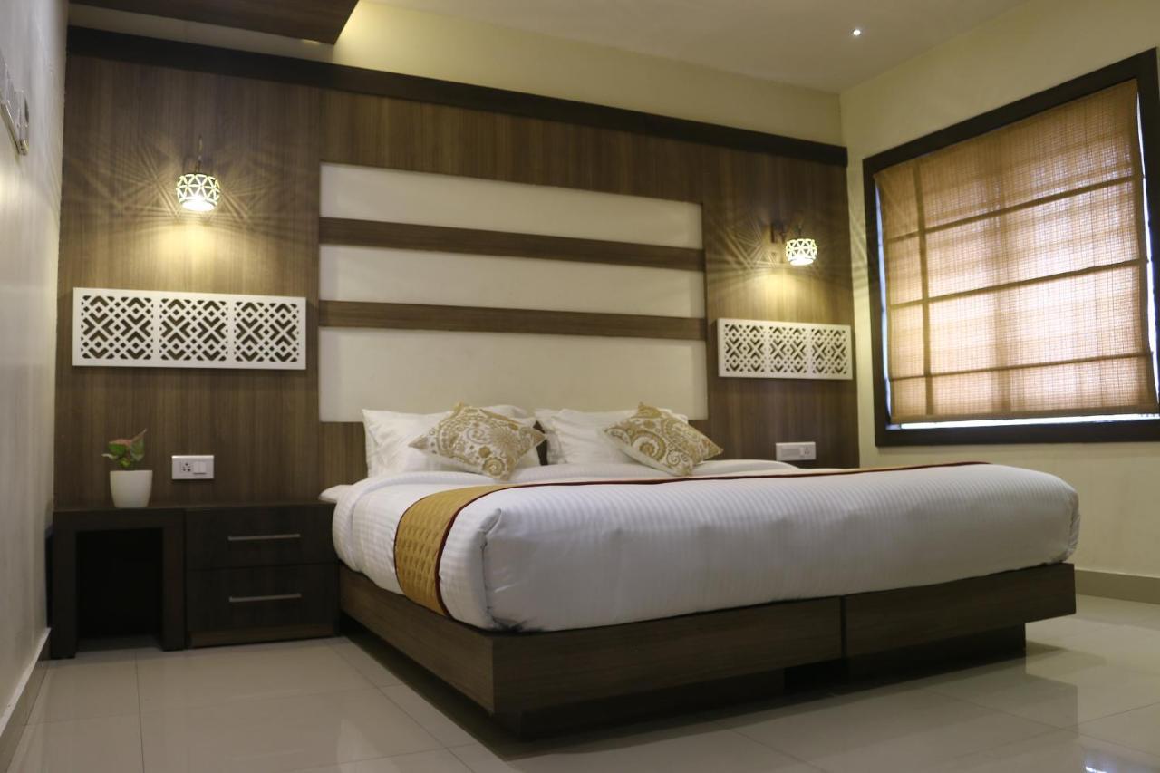 The Rubis Hotel Kottakkal Bagian luar foto