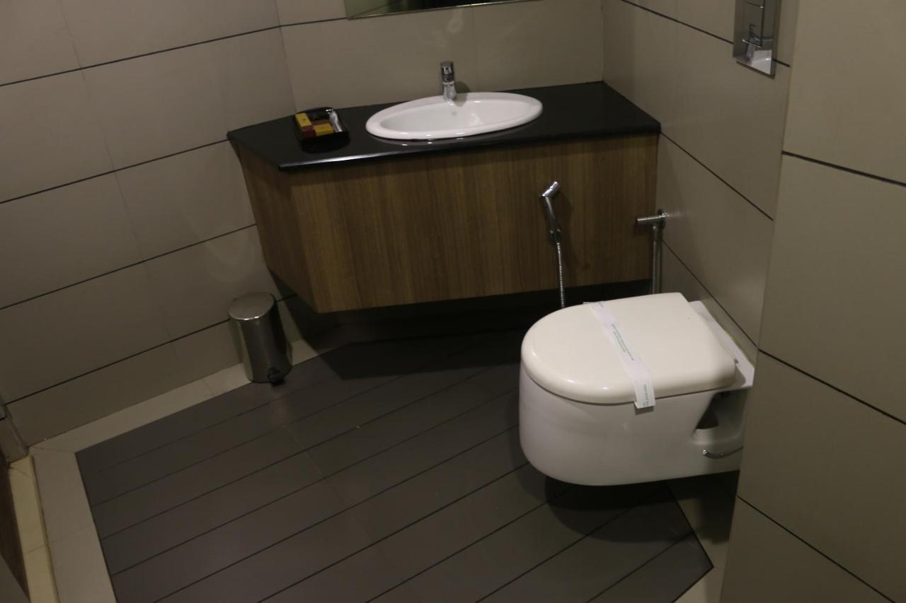 The Rubis Hotel Kottakkal Bagian luar foto