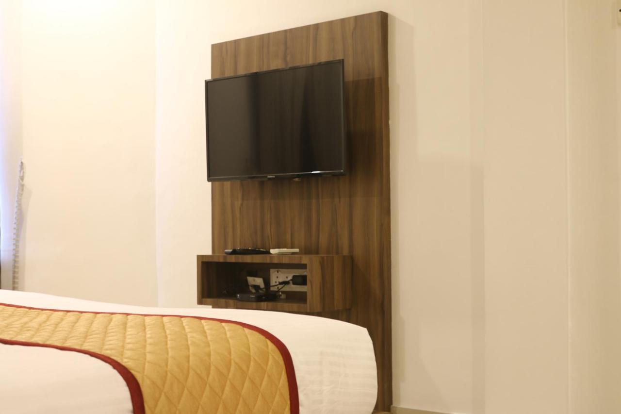 The Rubis Hotel Kottakkal Bagian luar foto