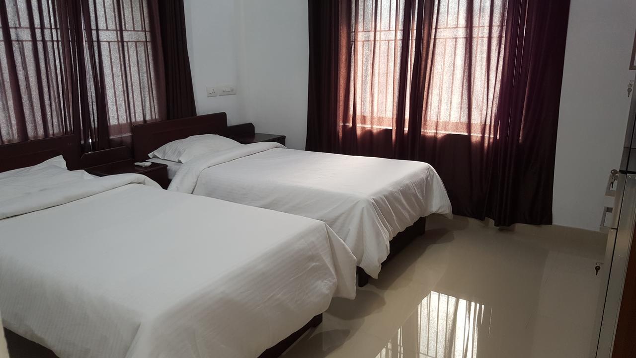 The Rubis Hotel Kottakkal Bagian luar foto